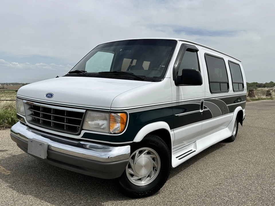 1996 Ford Econoline Van - Image 9 of 31