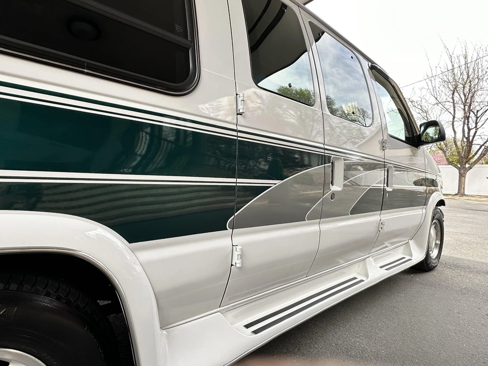 1996 Ford Econoline Van - Image 18 of 31