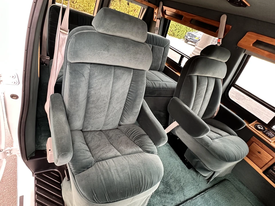 1996 Ford Econoline Van - Image 28 of 31