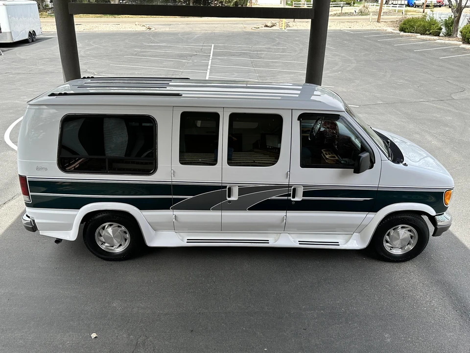 1996 Ford Econoline Van - Image 12 of 31