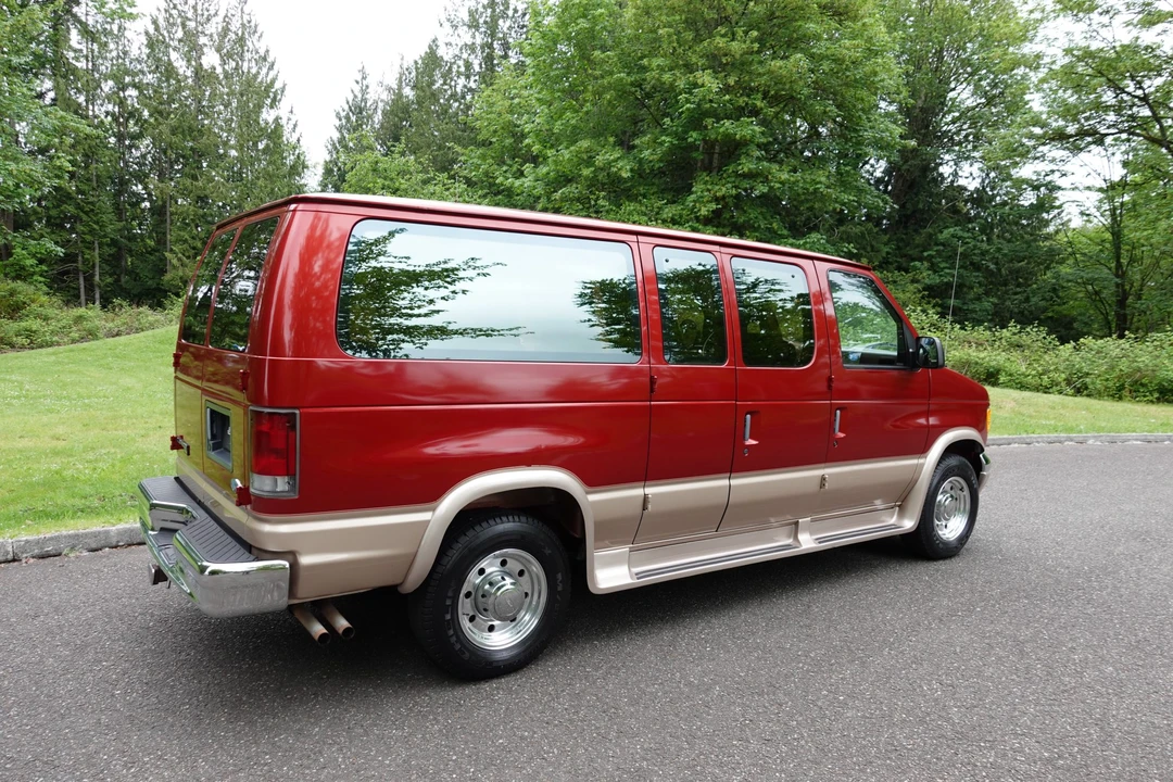 1996 Ford Econoline Van - Image 16 of 31