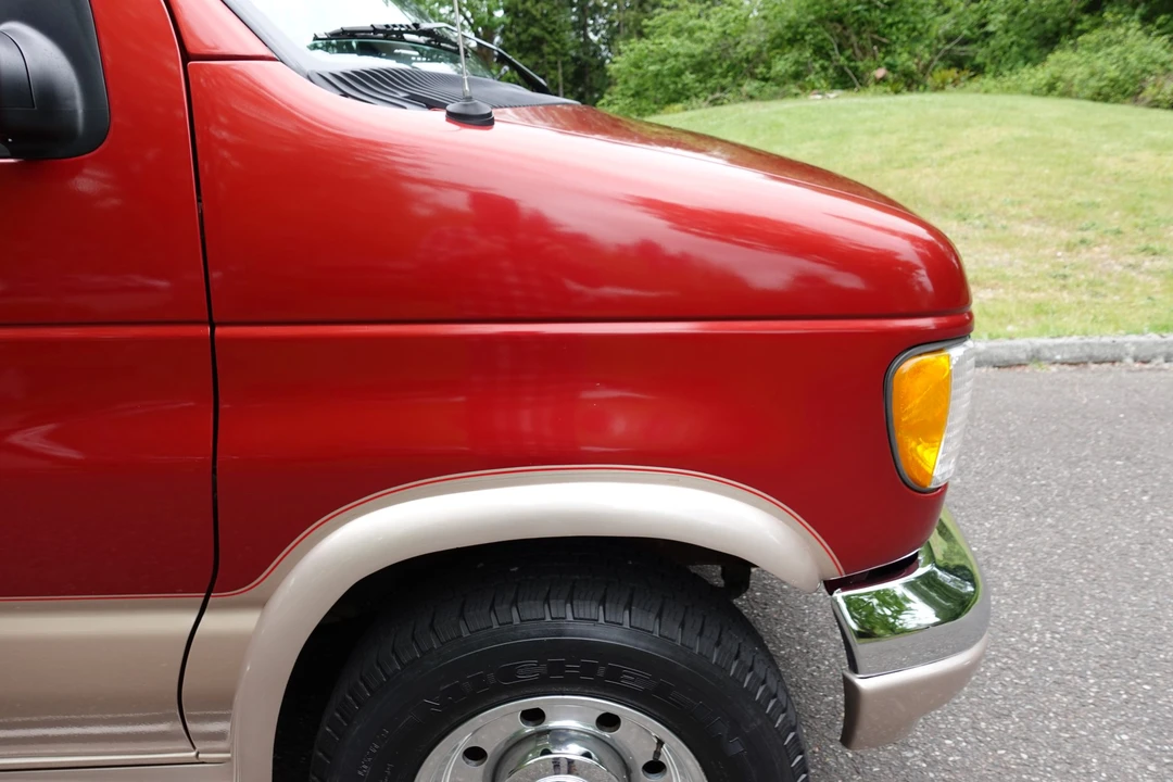 1996 Ford Econoline Van - Image 26 of 31