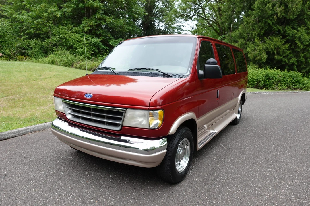 1996 Ford Econoline Van - Image 2 of 31