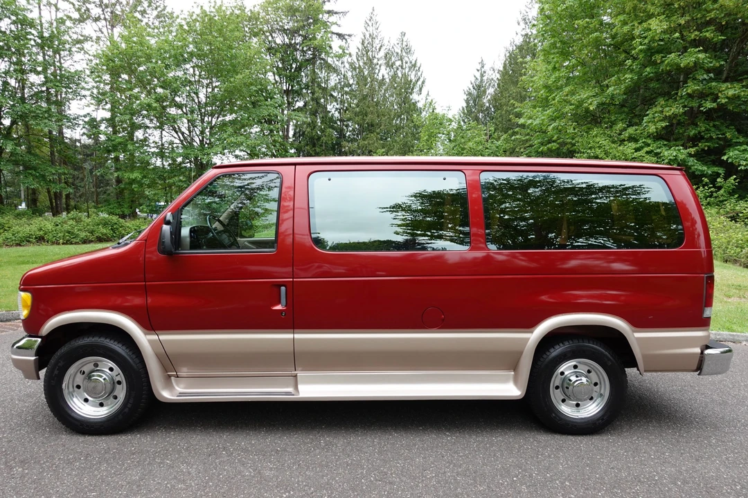1996 Ford Econoline Van - Image 6 of 31