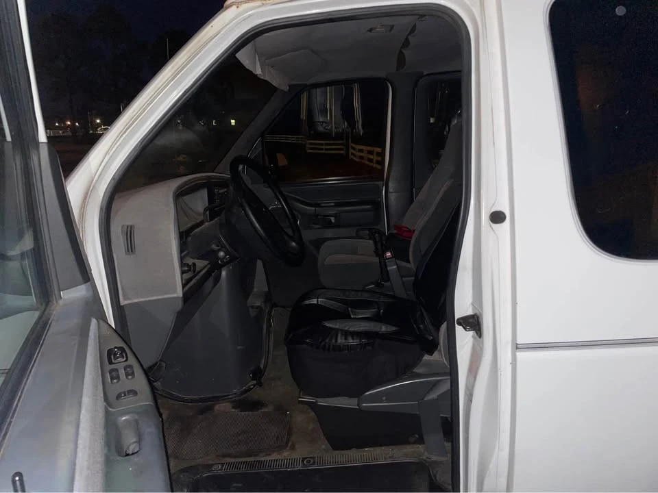 1996 Ford Econoline Van - Image 4 of 7