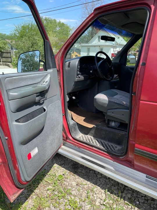 1996 Ford Econoline Van - Image 2 of 4