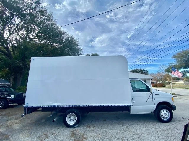 1996 Ford Econoline Van - Image 8 of 28