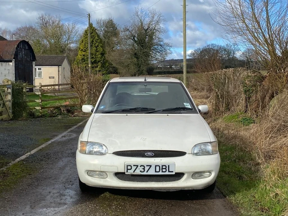 1996 Ford Escort - Image 3 of 16
