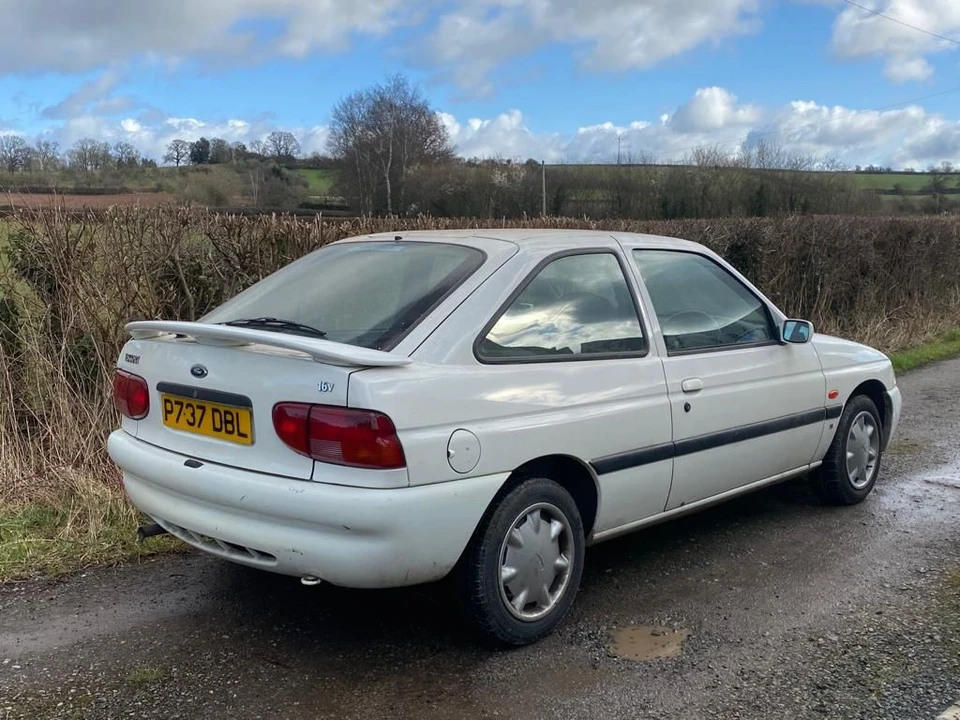 1996 Ford Escort - Image 7 of 16