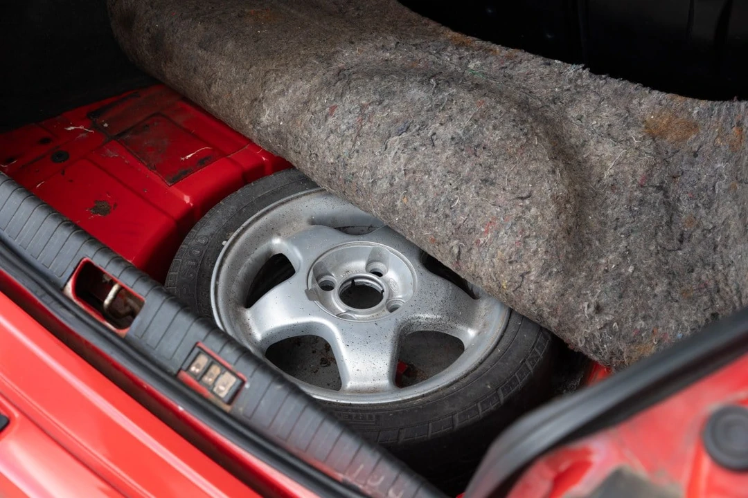 1996 Ford Escort - Image 14 of 31