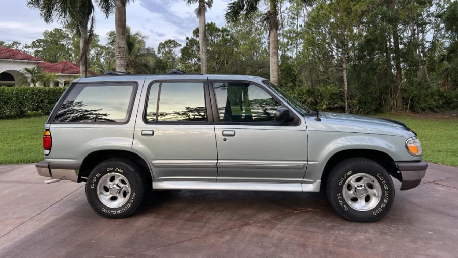 1996 Ford Explorer 2nd Gen - Image 2 of 31
