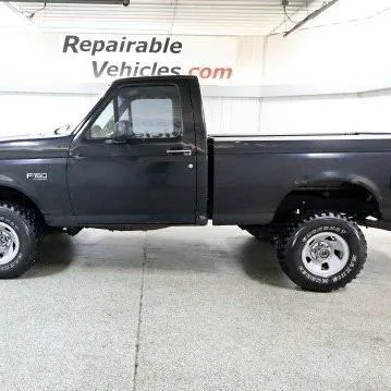 1996 Ford F-150 XL Regular Cab V8 4x4