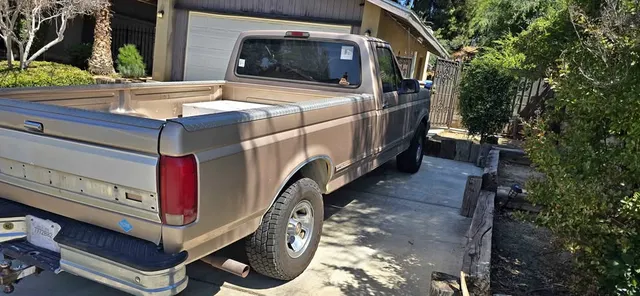 1996 Ford F-150 XLT Pickup 2D 8 ft