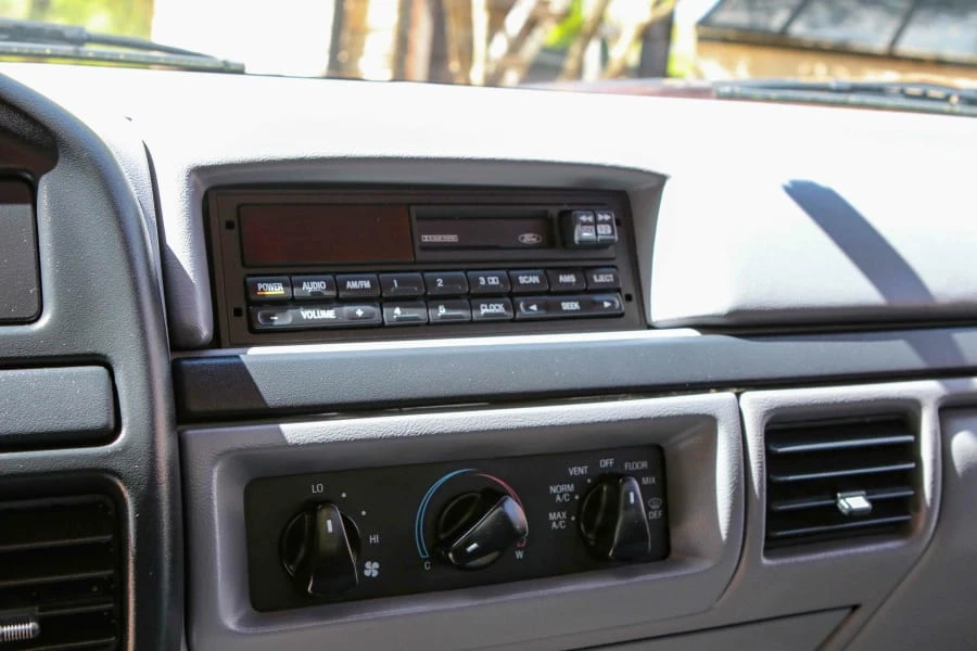 1996 Ford F-Series 9th Gen - Image 24 of 30