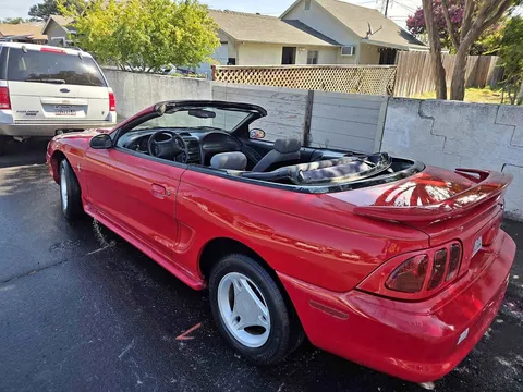 1996 Ford Mustang Convertible 2D