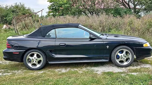 1996 Ford Mustang V6 Convertible 2D