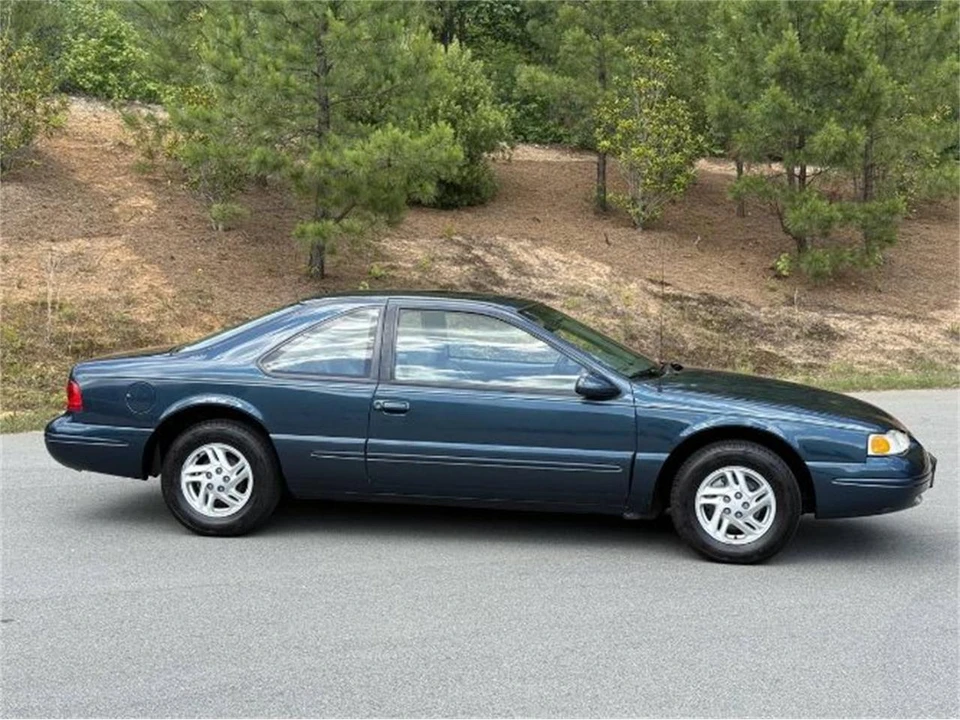 1996 Ford Thunderbird 10th Gen - Image 16 of 22