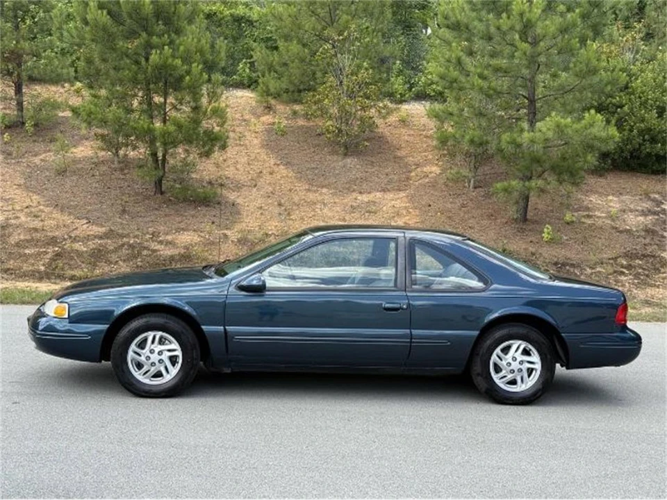 1996 Ford Thunderbird 10th Gen - Image 17 of 22