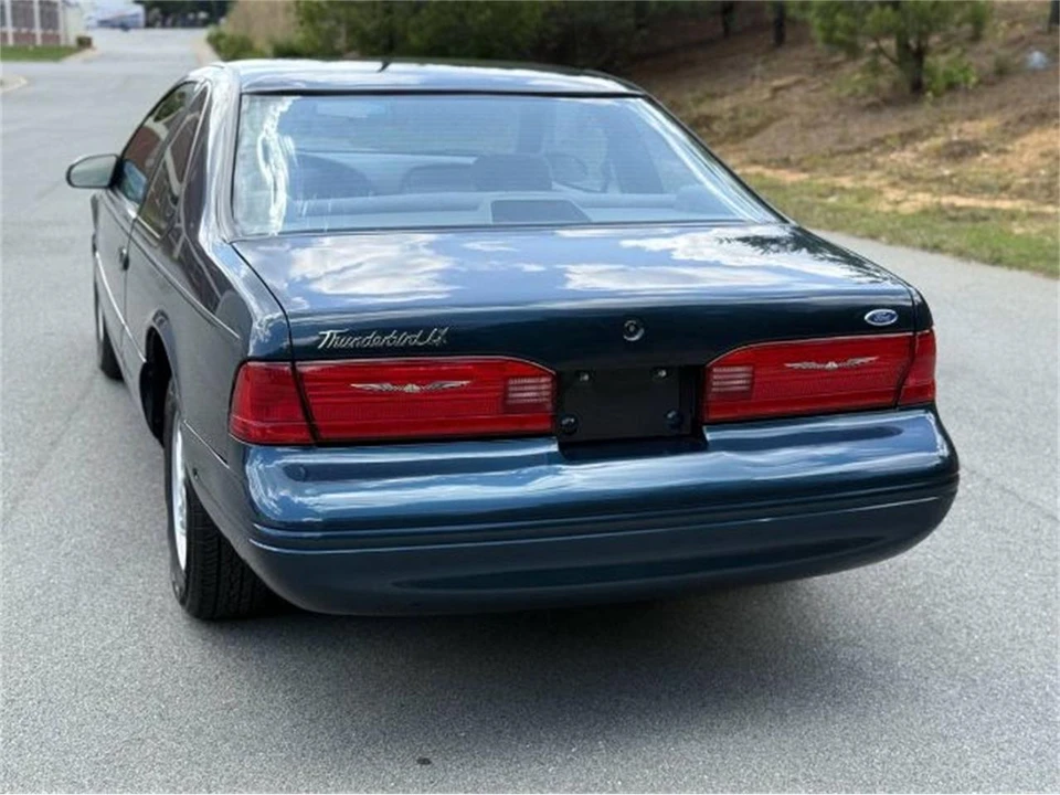 1996 Ford Thunderbird 10th Gen - Image 14 of 22