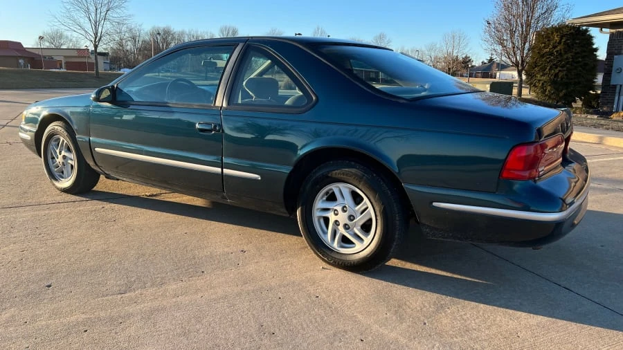 1996 Ford Thunderbird 10th Gen - Image 2 of 10