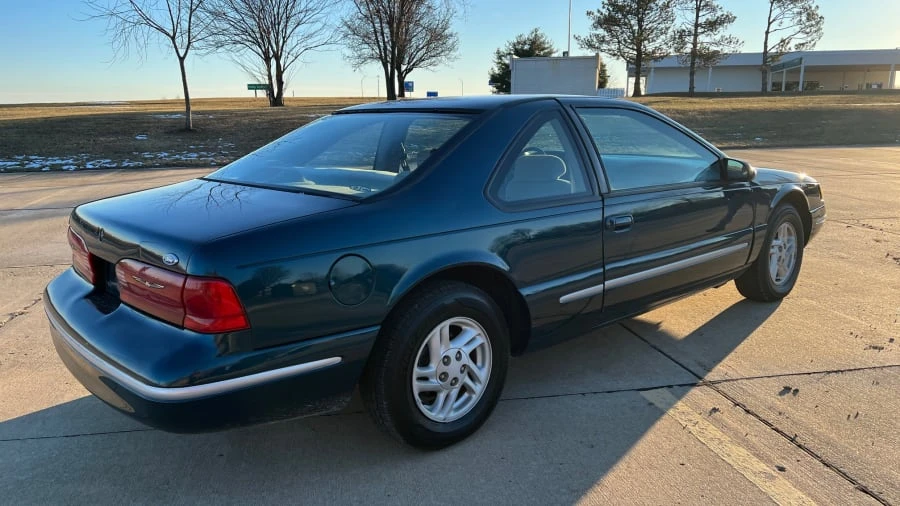 1996 Ford Thunderbird 10th Gen - Image 9 of 10