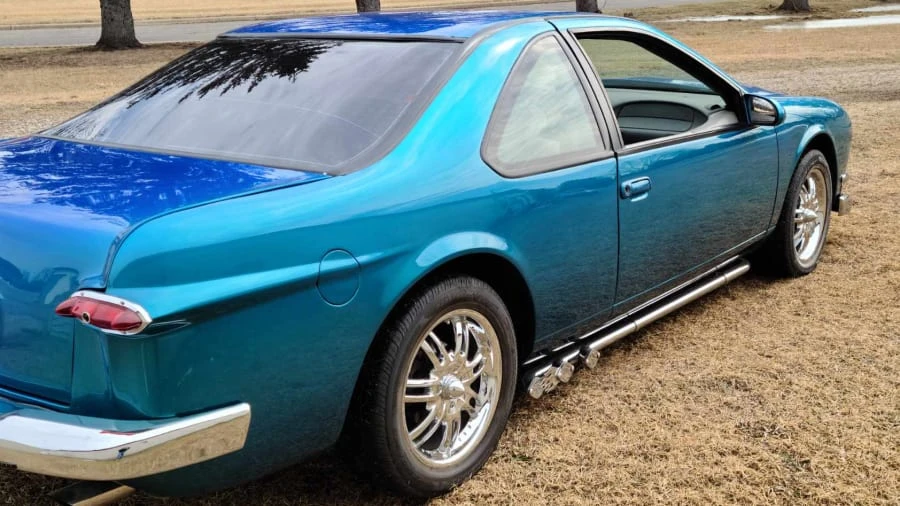 1996 Ford Thunderbird 10th Gen - Image 3 of 13