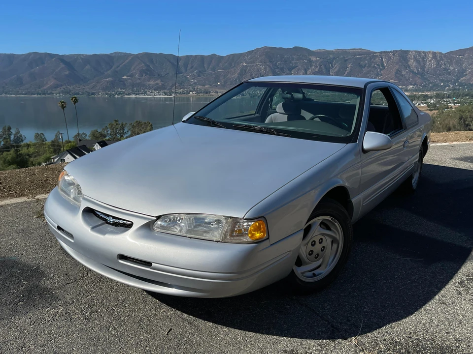 1996 Ford Thunderbird 10th Gen - Image 9 of 31