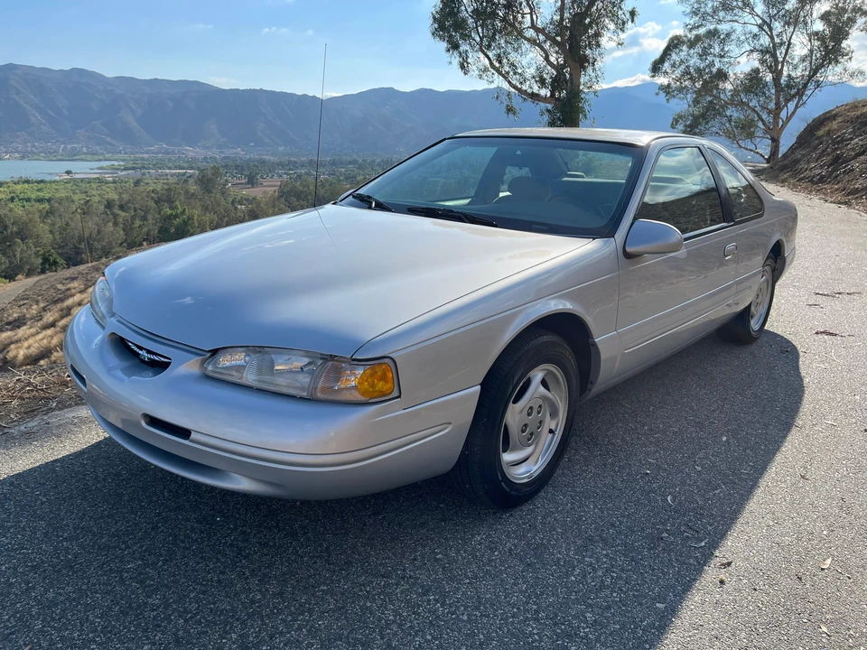 1996 Ford Thunderbird 10th Gen - Image 13 of 31