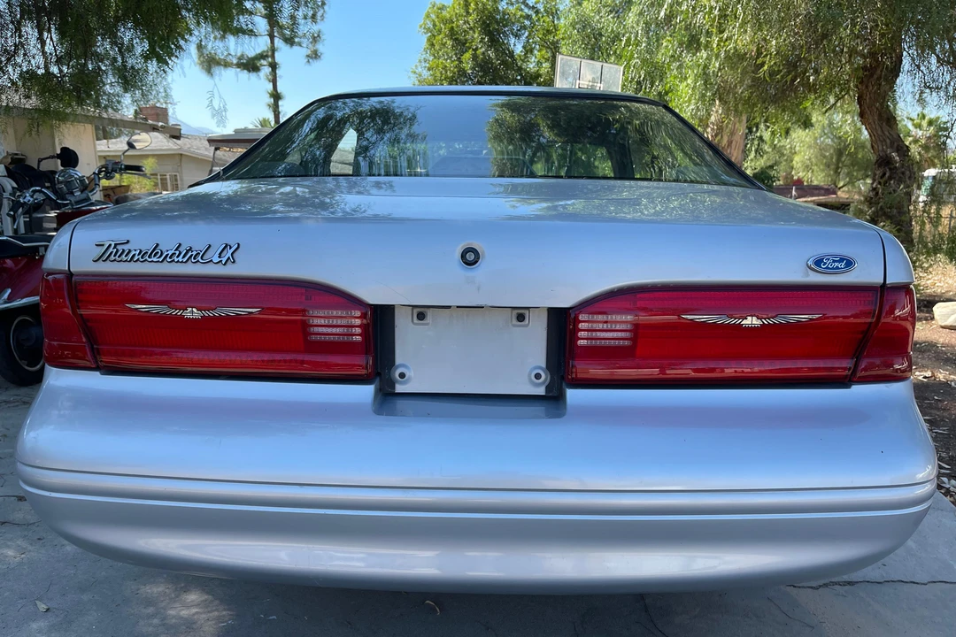 1996 Ford Thunderbird 10th Gen - Image 5 of 31