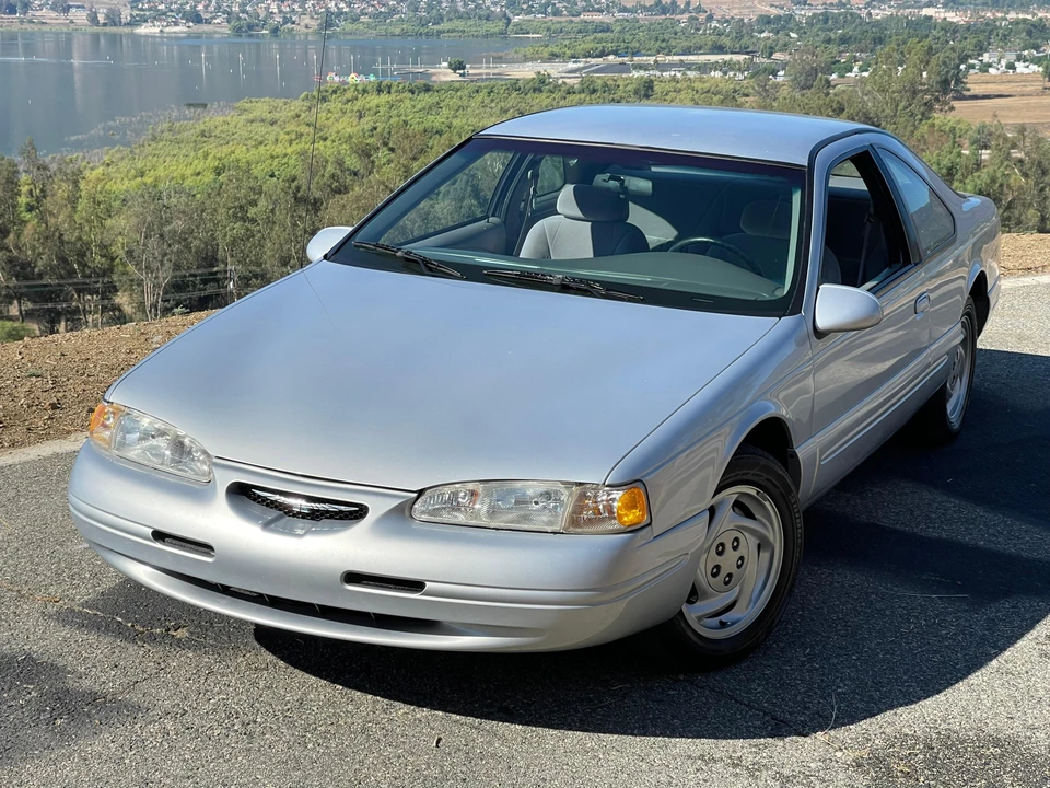 1996 Ford Thunderbird 10th Gen - Image 8 of 31