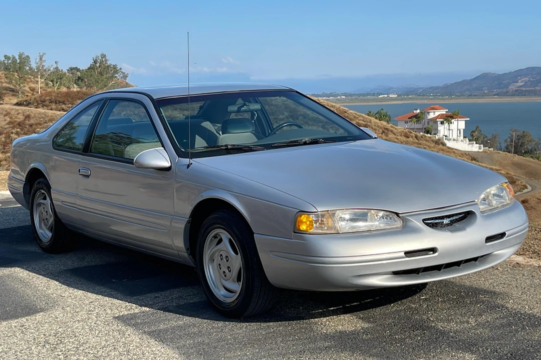 1996 Ford Thunderbird 10th Gen - Image 21 of 31