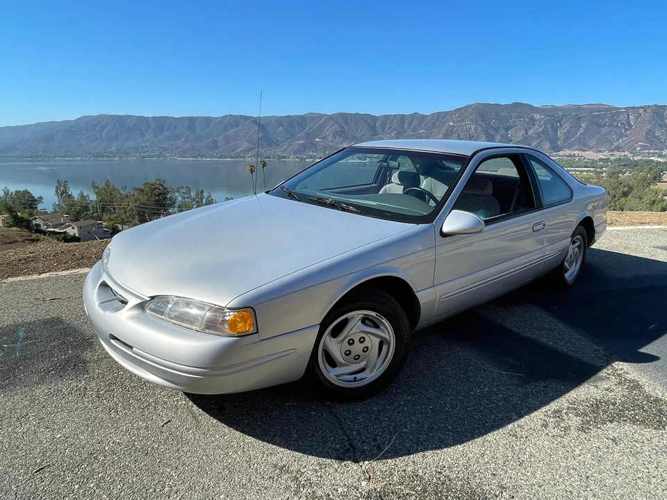 1996 Ford Thunderbird 10th Gen - Image 15 of 31