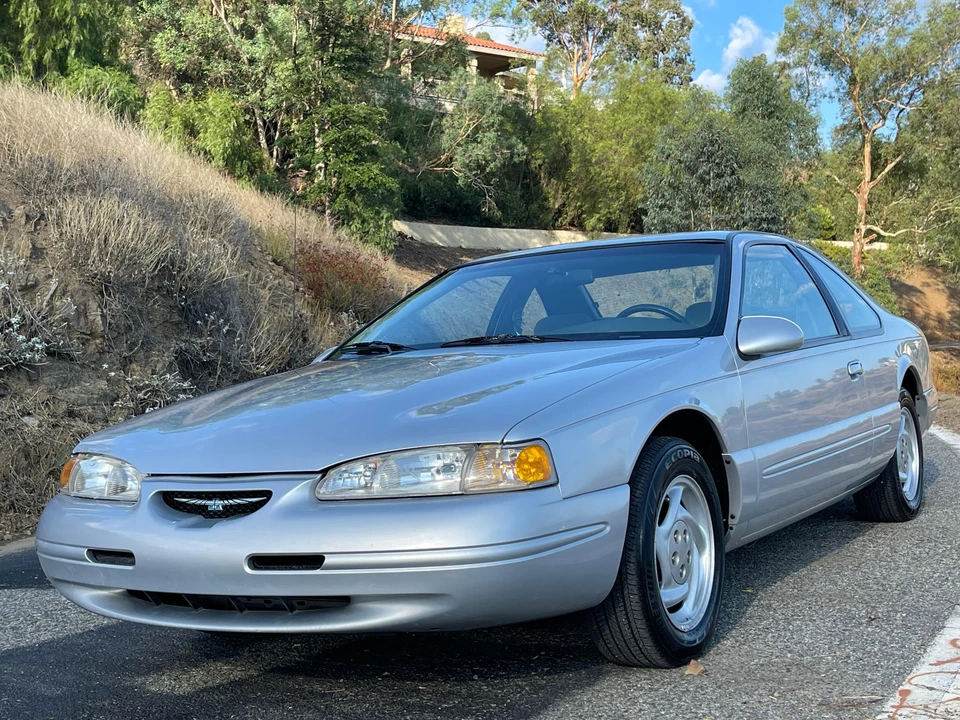 1996 Ford Thunderbird 10th Gen - Image 12 of 31