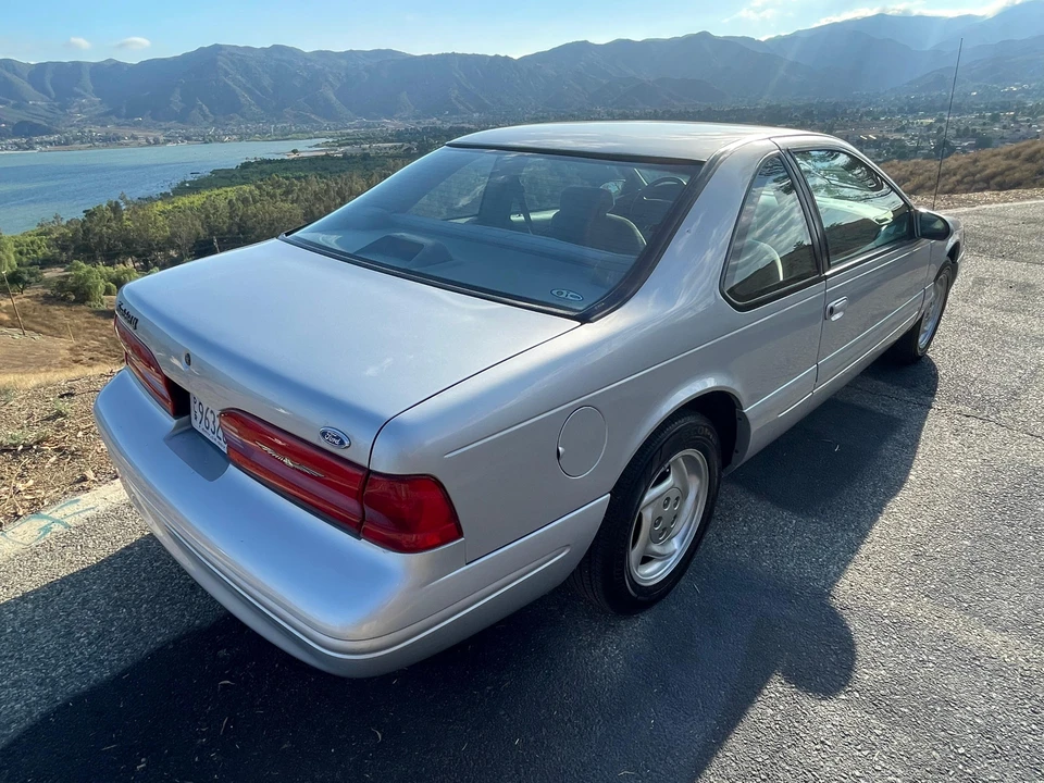 1996 Ford Thunderbird 10th Gen - Image 19 of 31