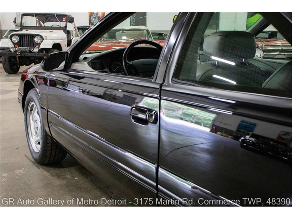 1996 Ford Thunderbird 10th Gen - Image 22 of 31
