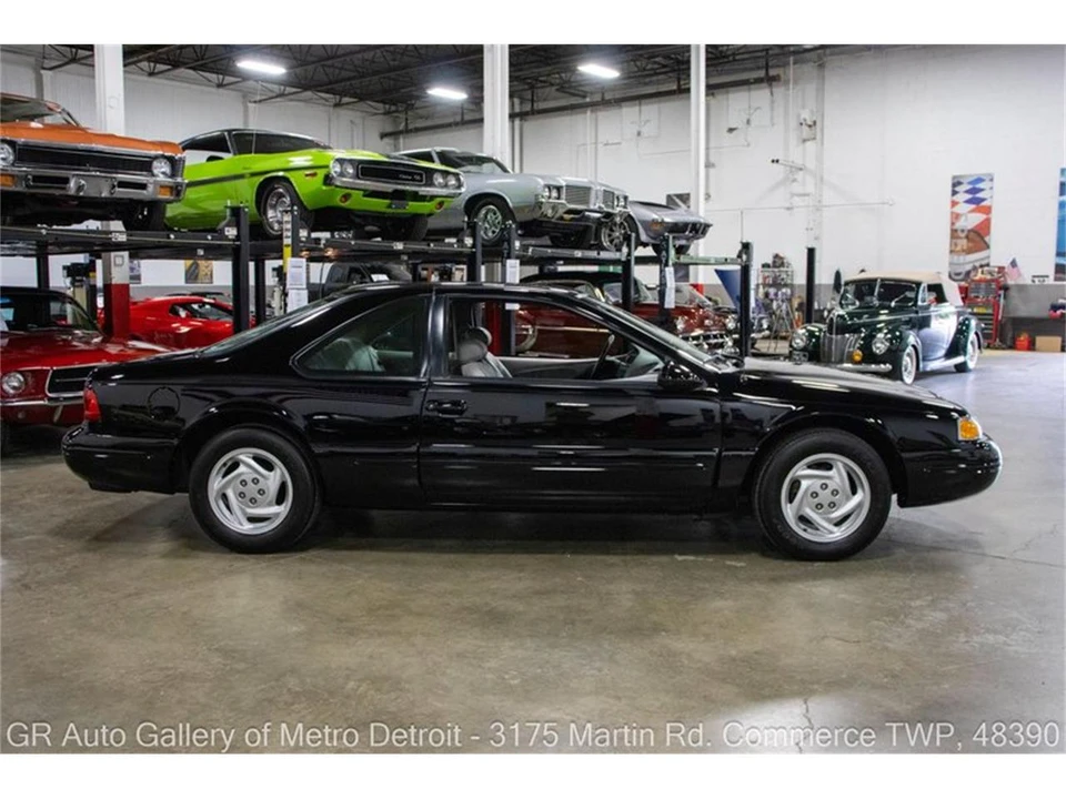 1996 Ford Thunderbird 10th Gen - Image 8 of 31