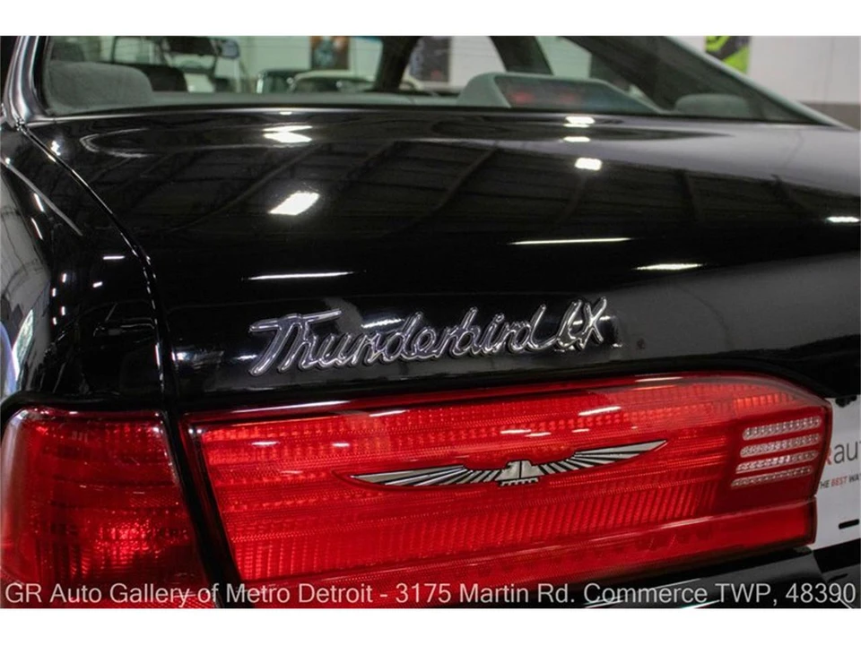 1996 Ford Thunderbird 10th Gen - Image 29 of 31