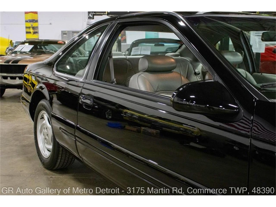 1996 Ford Thunderbird 10th Gen - Image 24 of 31