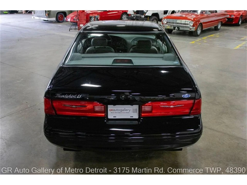 1996 Ford Thunderbird 10th Gen - Image 5 of 31