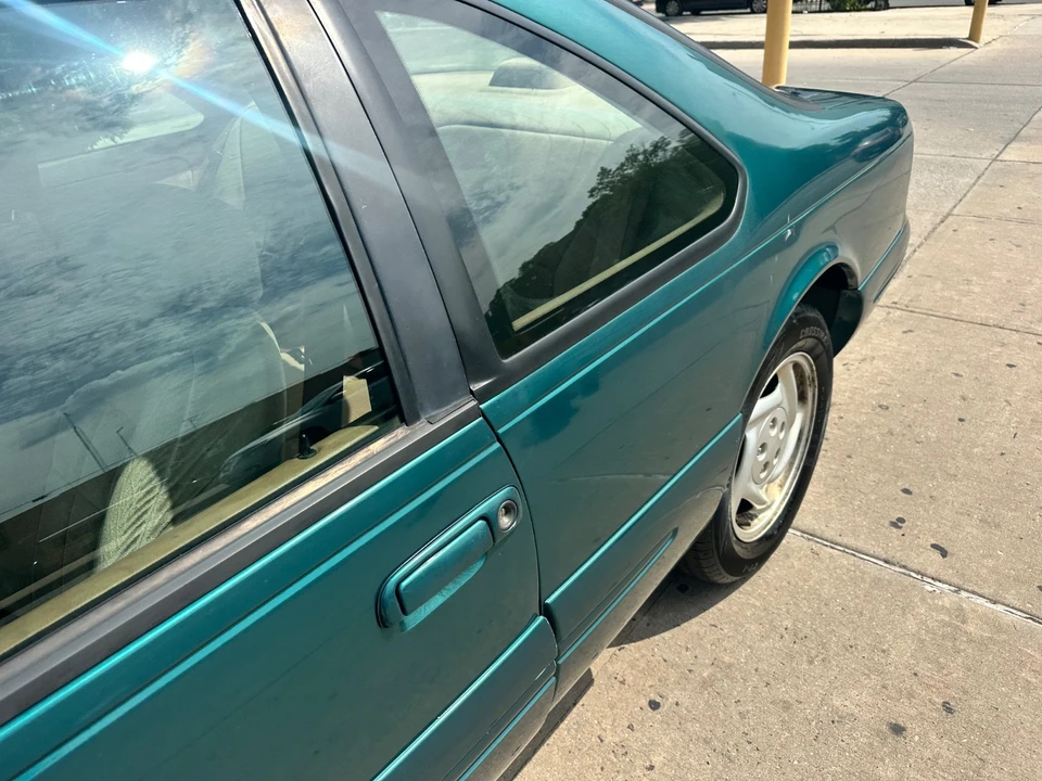 1996 Ford Thunderbird 10th Gen - Image 12 of 21