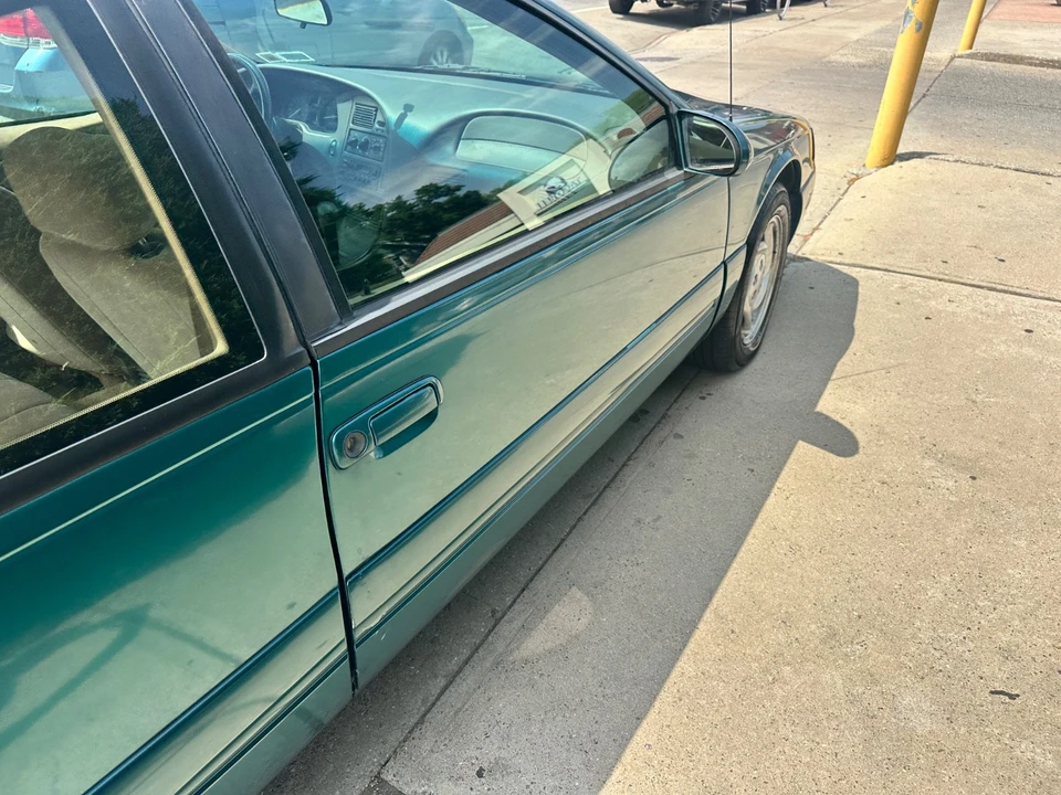 1996 Ford Thunderbird 10th Gen - Image 15 of 21