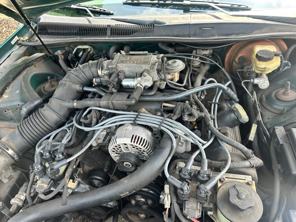 1996 Ford Thunderbird 10th Gen - Image 29 of 31