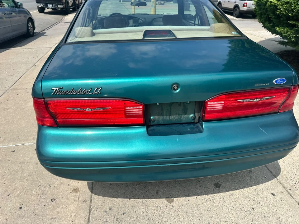 1996 Ford Thunderbird 10th Gen - Image 7 of 31