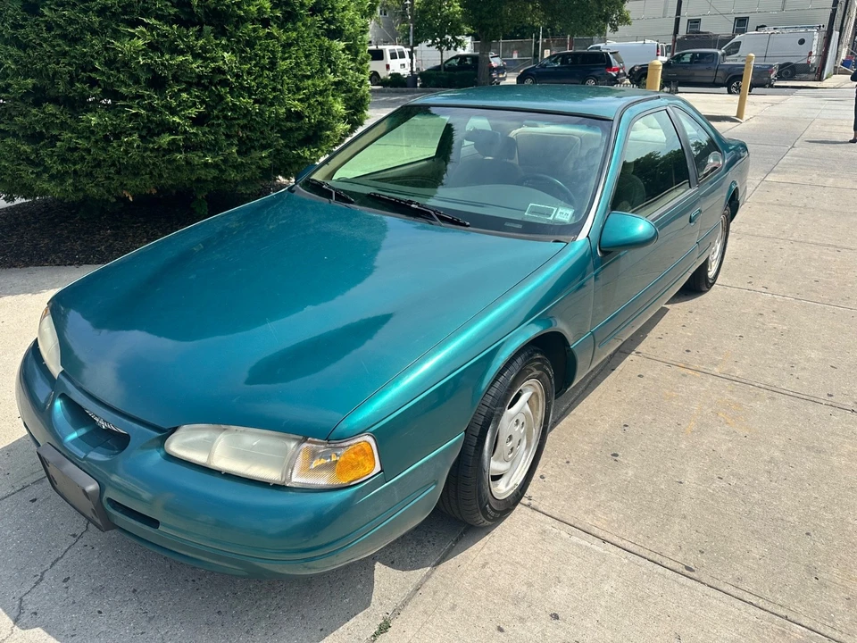 1996 Ford Thunderbird 10th Gen - Image 2 of 31