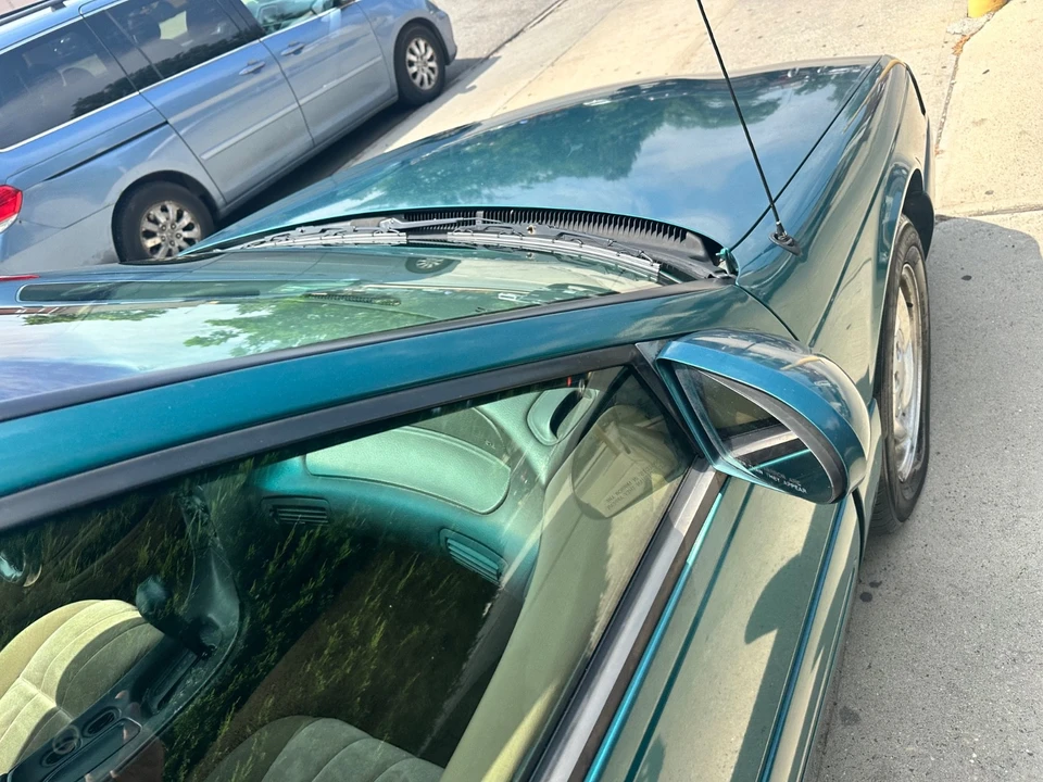 1996 Ford Thunderbird 10th Gen - Image 16 of 21