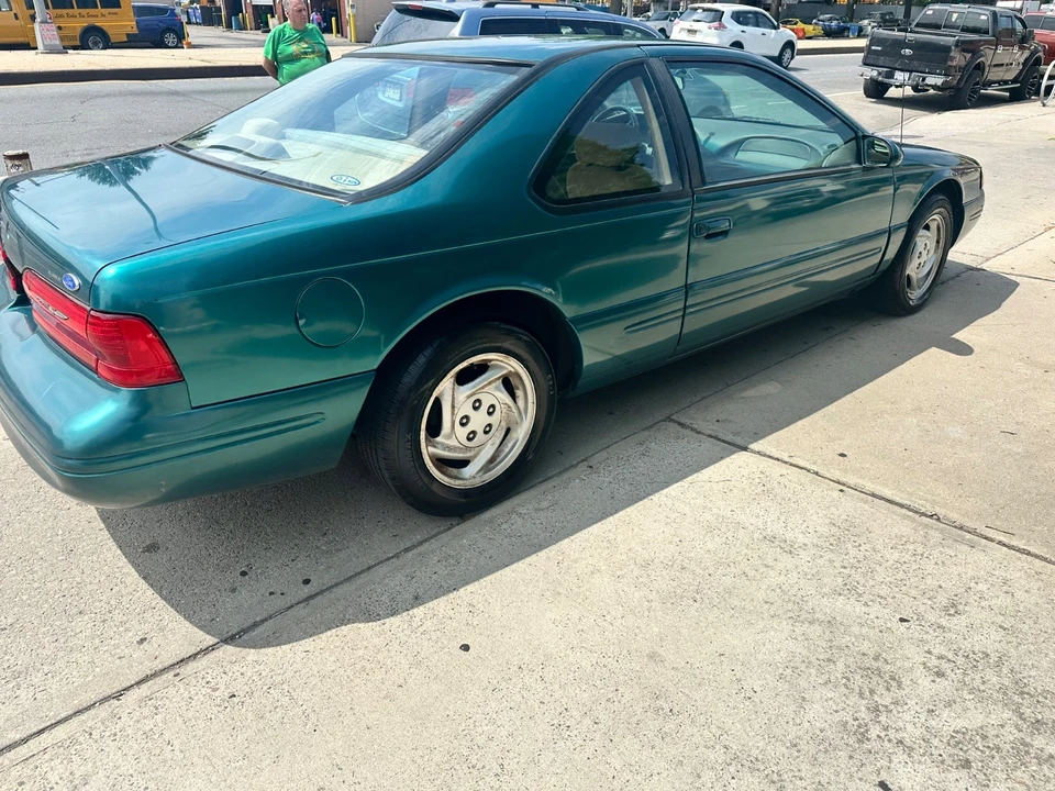 1996 Ford Thunderbird 10th Gen - Image 7 of 21