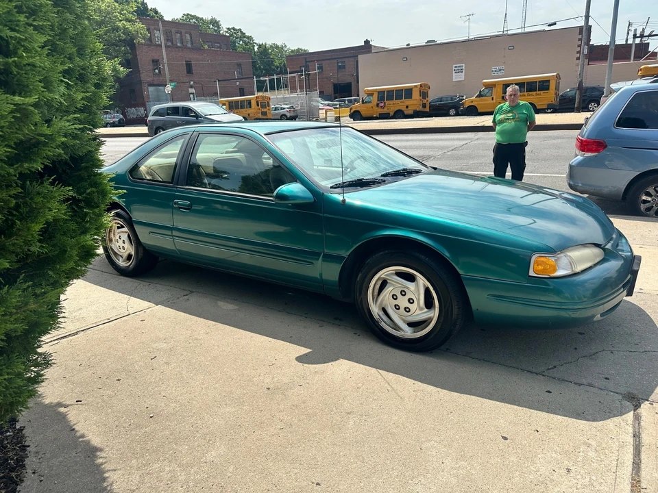 1996 Ford Thunderbird 10th Gen - Image 10 of 31