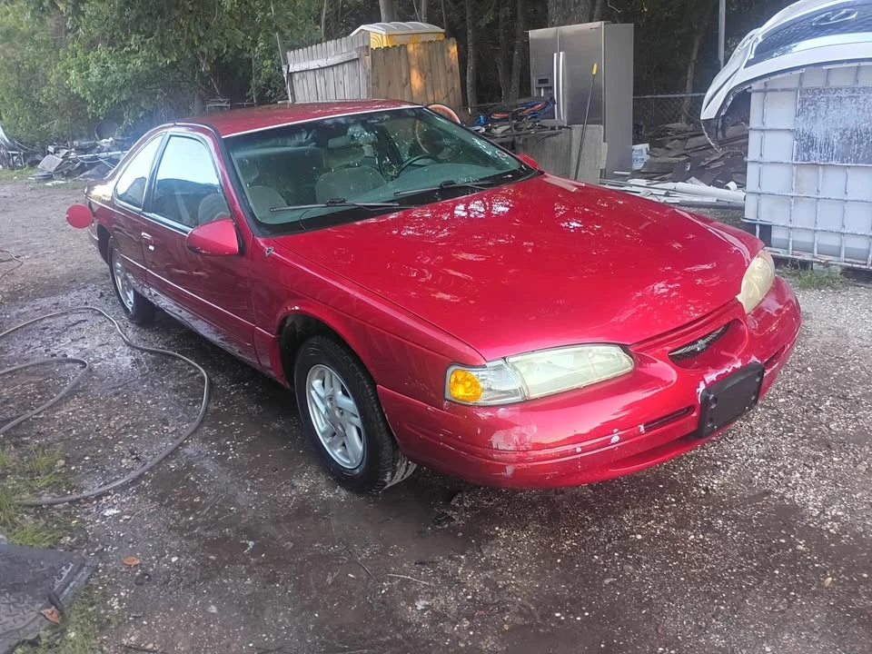 1996 Ford Thunderbird 10th Gen - Image 2 of 5