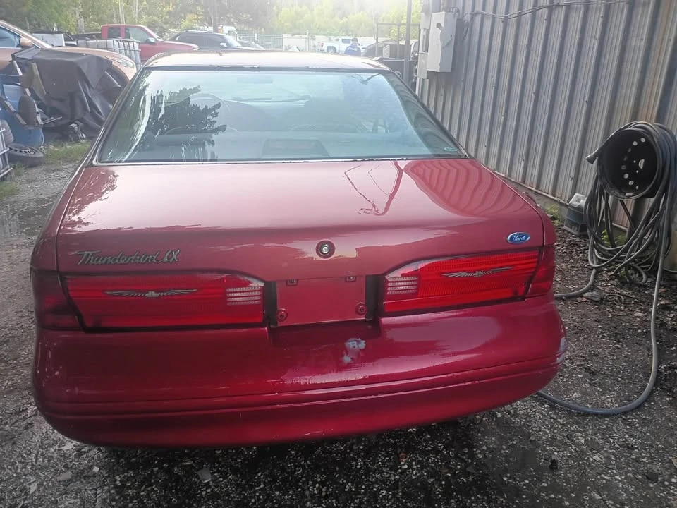 1996 Ford Thunderbird 10th Gen - Image 4 of 5