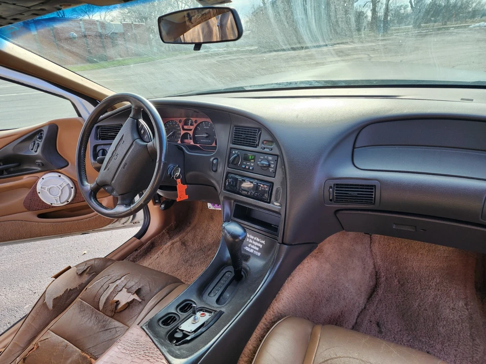 1996 Ford Thunderbird 10th Gen - Image 11 of 12